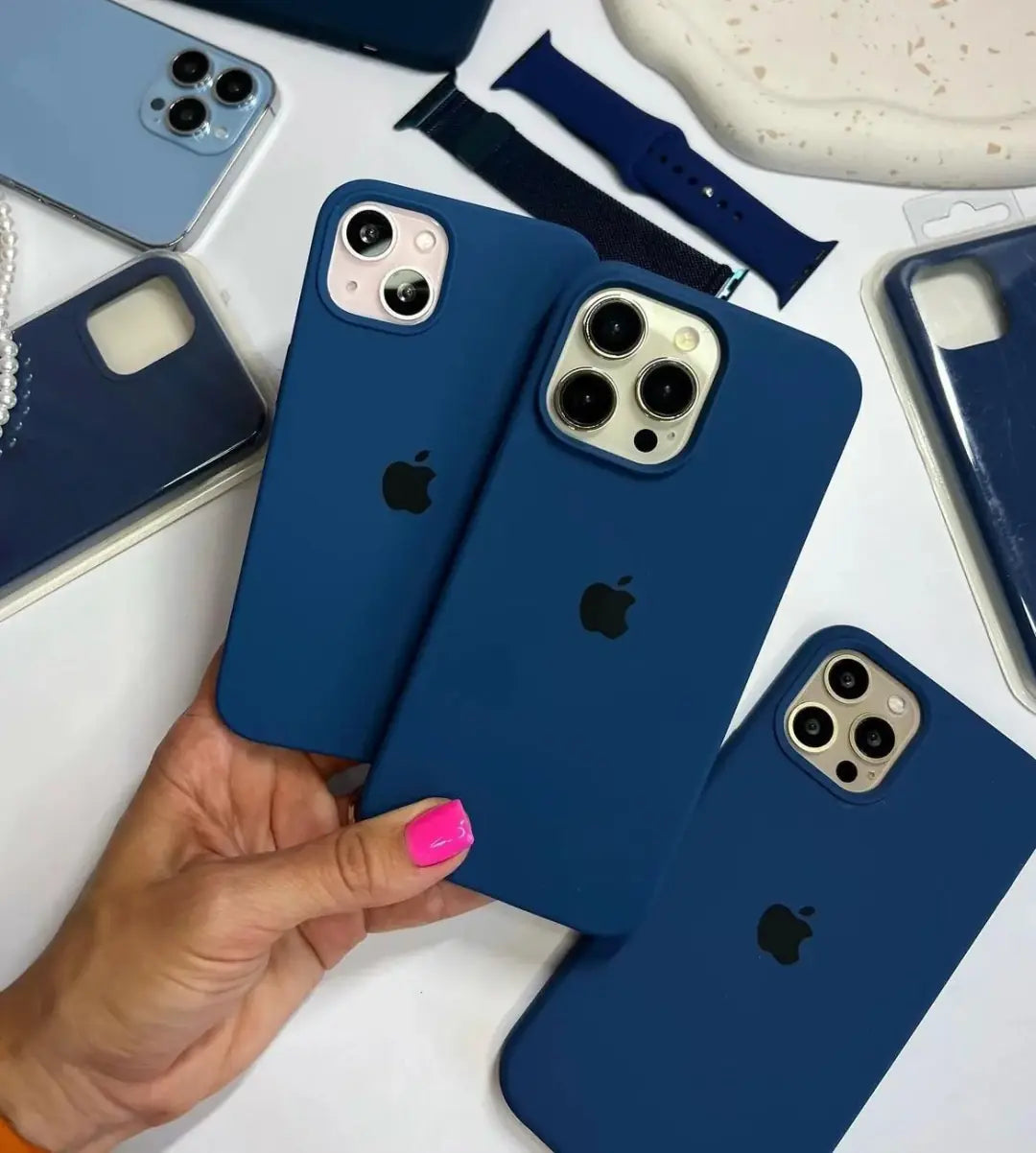 İPhone 16 Plus Apple Logolu Lansman İçi Süet Kılıflar